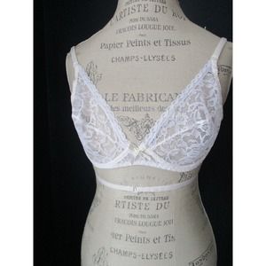 Vintage Jezebel Renee of Hollywood White Lace Backless Bra Size 36B